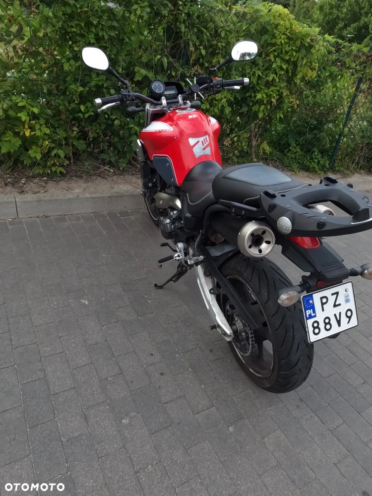 Yamaha MT - 8