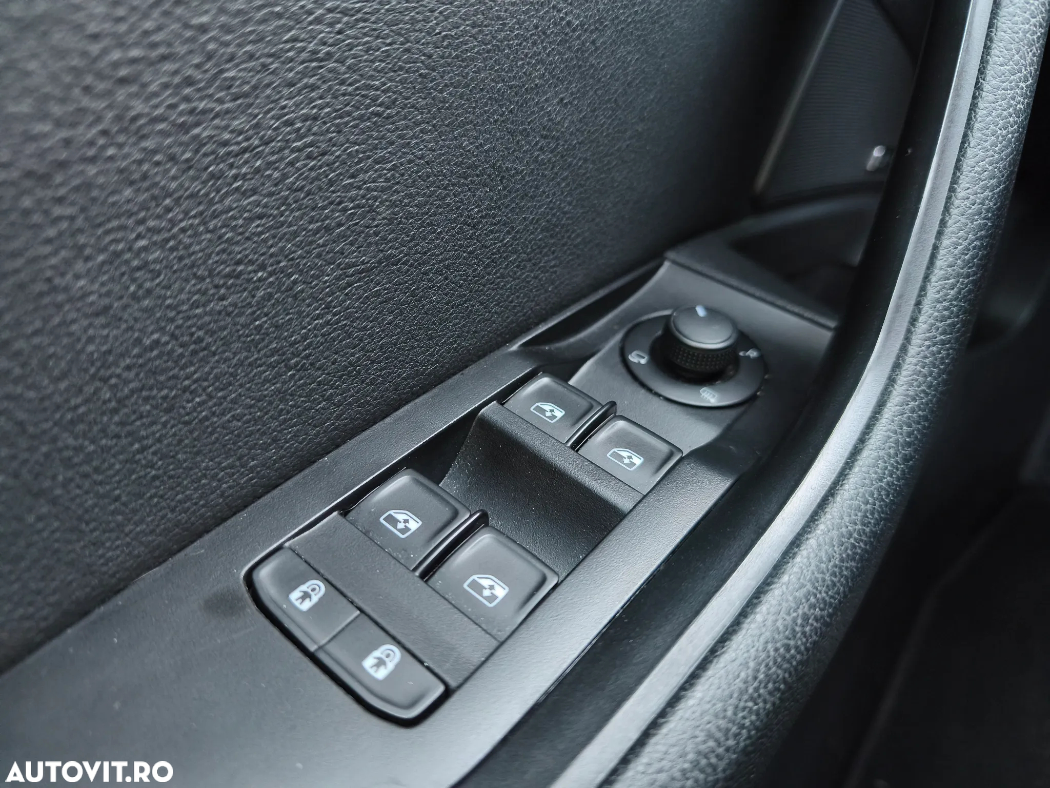 Skoda Superb Combi 2.0 TDI DSG Ambition - 17
