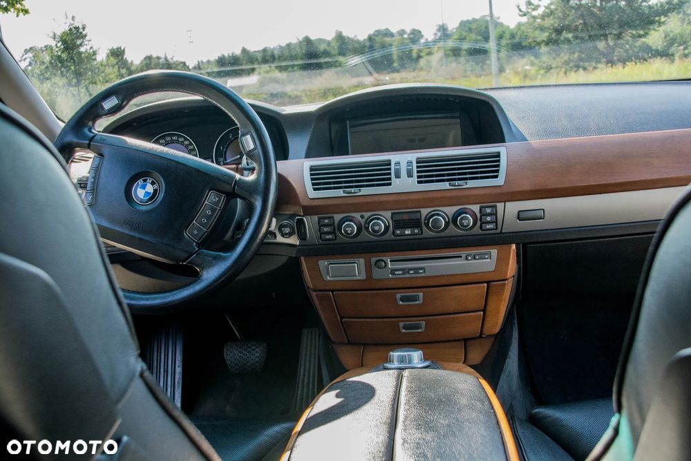 BMW Seria 7 - 12