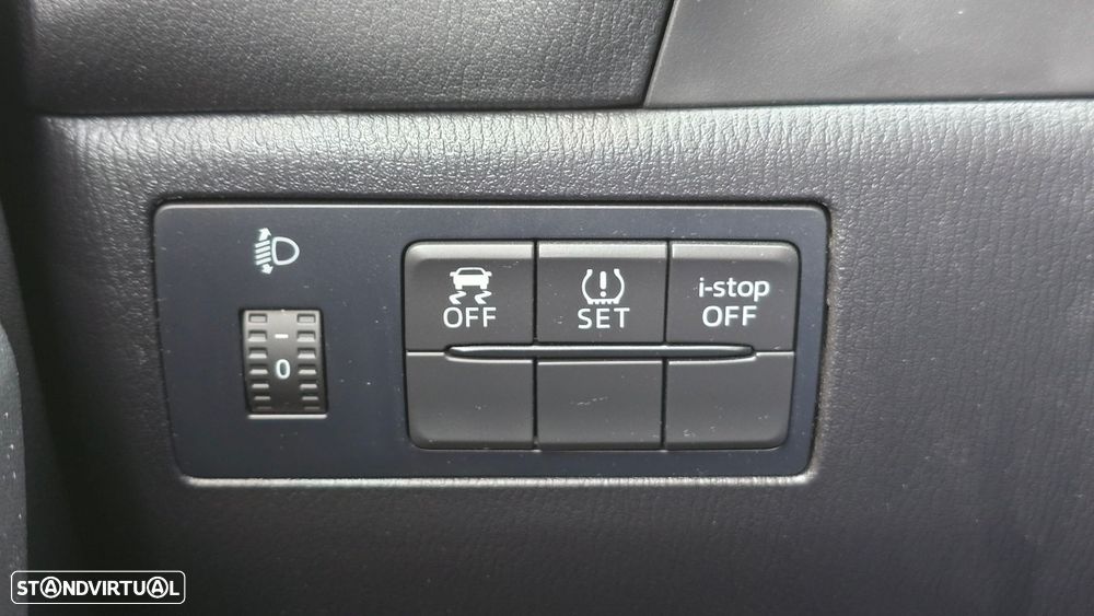 Mazda 3 Hatchback - 11