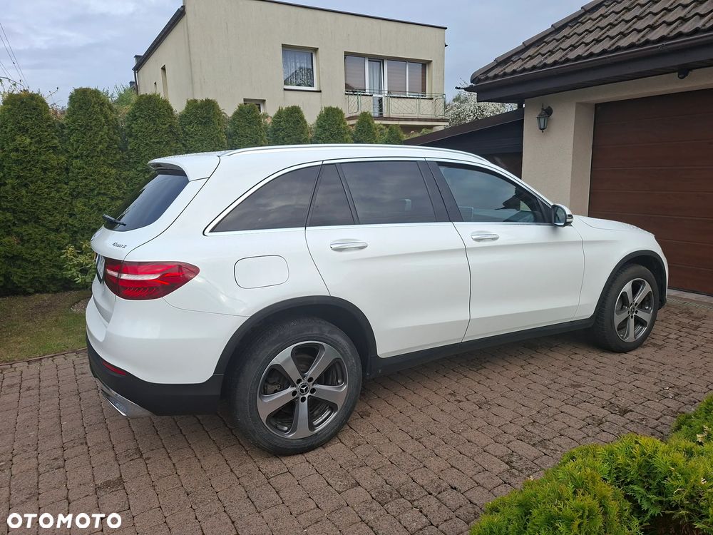 Mercedes-Benz GLC 300 4Matic 9G-TRONIC - 2