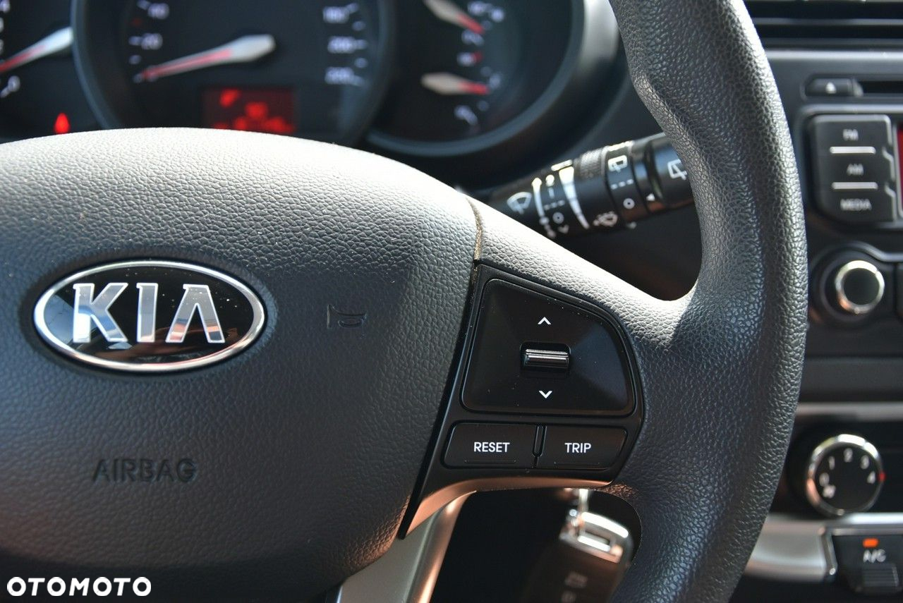 Kia Rio - 27
