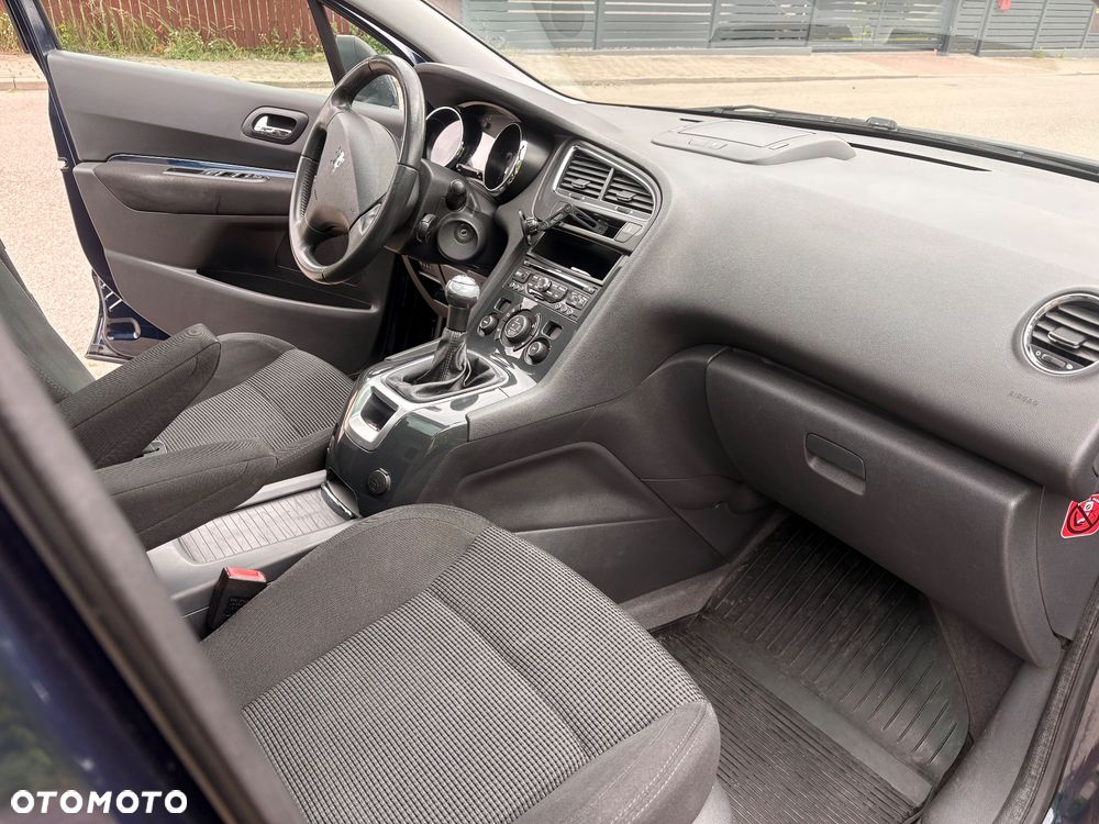 Peugeot 5008 - 9