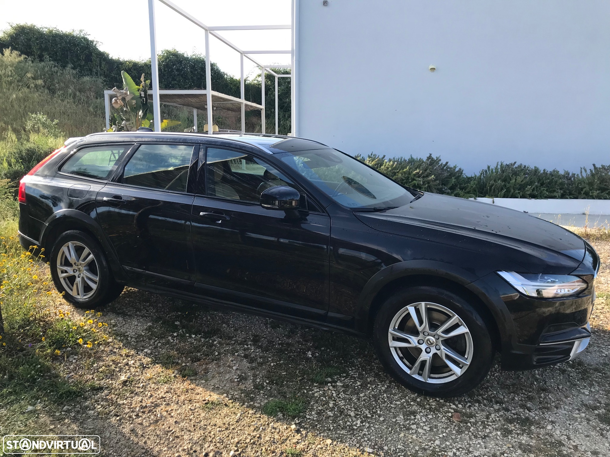 Volvo V90 Cross Country 2.0 D5 Pro AWD Geartronic - 4