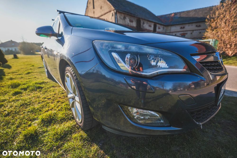 Opel Astra 1.6 T Cosmo - 3