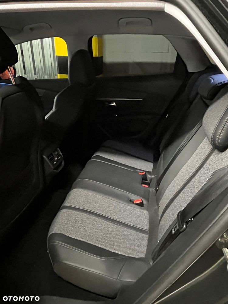 Peugeot 3008 1.2 PureTech GPF Allure S&S EAT8 - 6