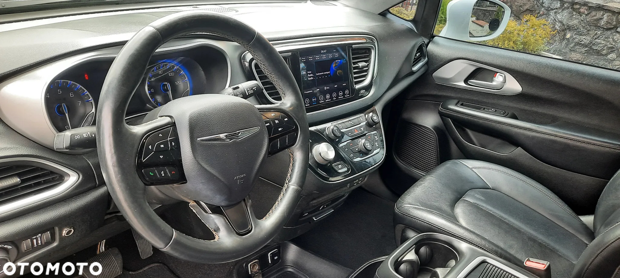 Chrysler Pacifica - 22