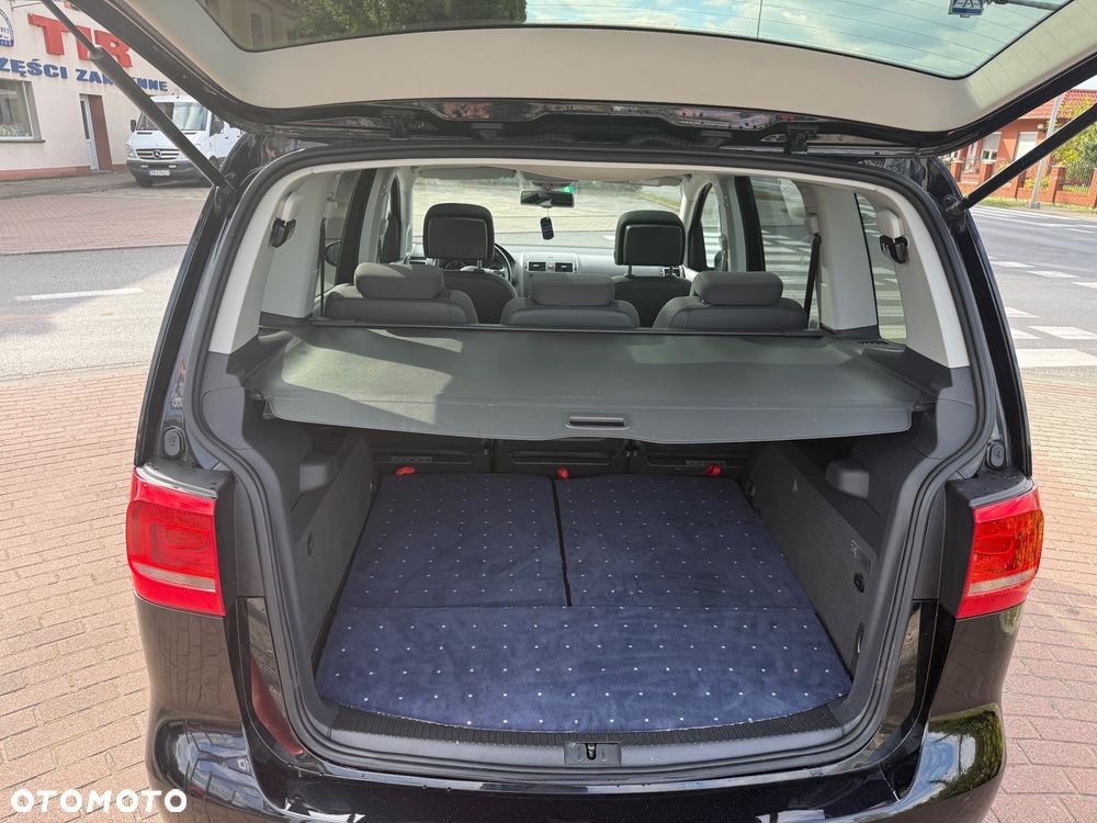 Volkswagen Touran 2.0 TDI DPF Highline DSG - 20