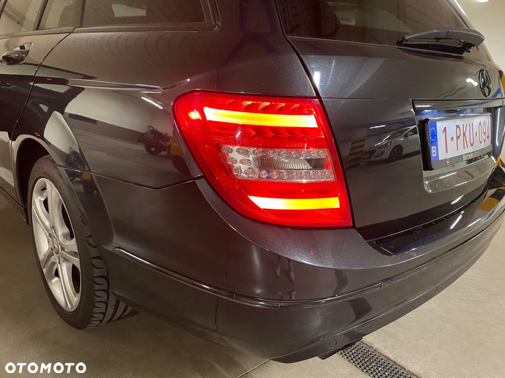 Mercedes-Benz Klasa C 180 T CDI Avantgarde Edition - 32