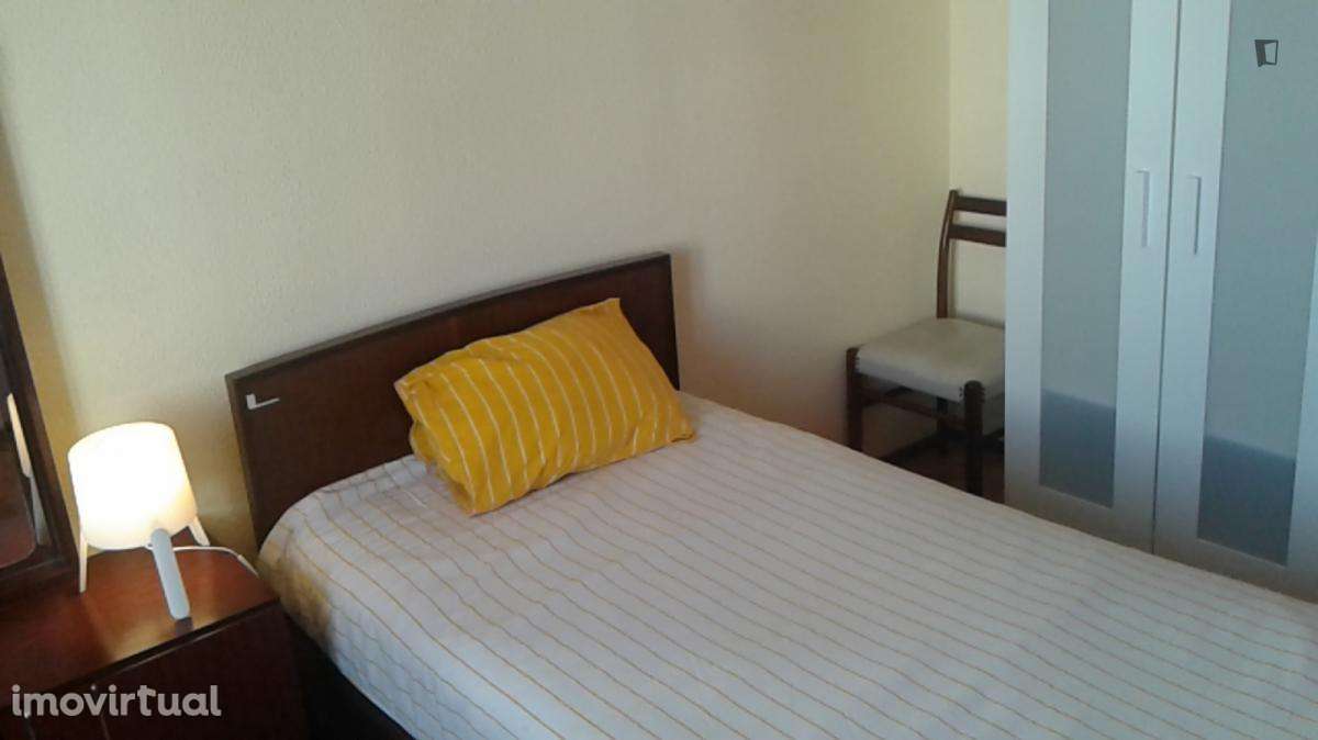 Quarto - localizado em Olivais Lisbon - Grande imagem: 2/8