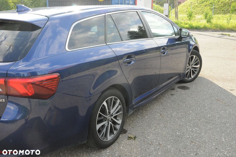 Toyota Avensis 2.0 Premium MS - 18