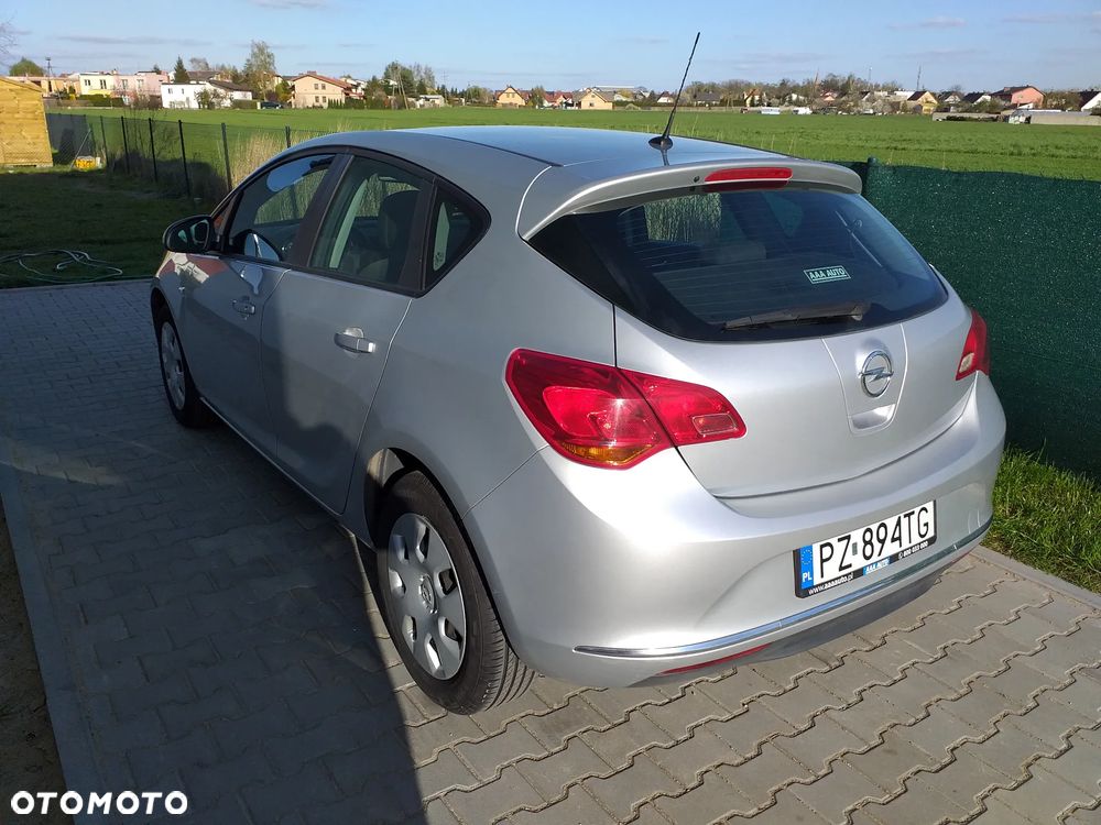 Opel Astra 1.6 Essentia - 3