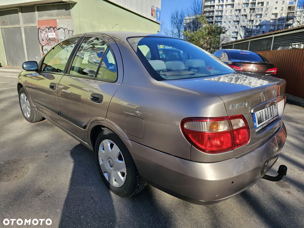 Nissan Almera - 3
