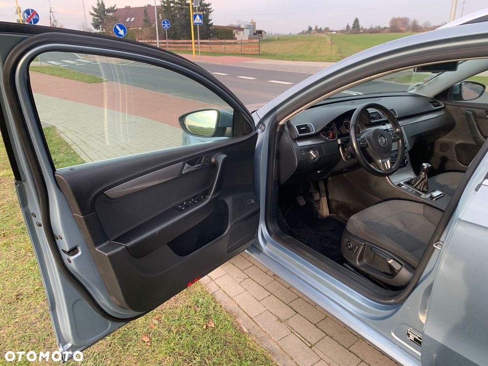 Volkswagen Passat Variant 1.6 TDI BlueMotion Technology Trendline - 16