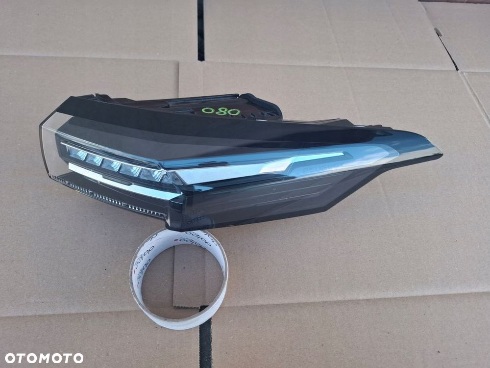 LAMPA TYLNA PEUGEOT 408 II ORYGINAŁ - 1