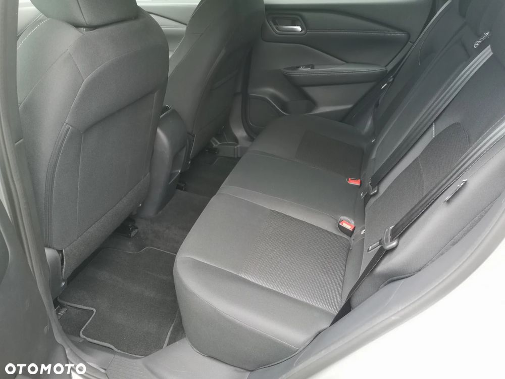 Nissan Qashqai 1.3 DIG-T N-Connecta DCT - 24