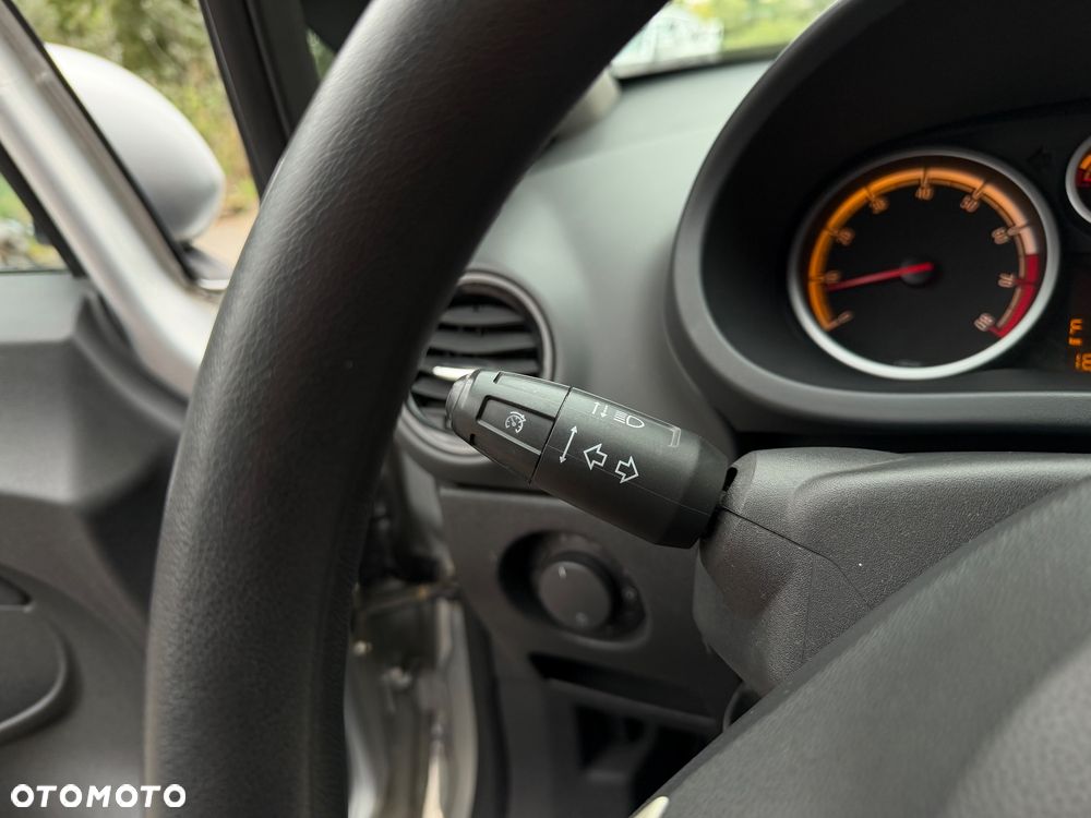 Opel Corsa 1.4 16V Innovation - 18