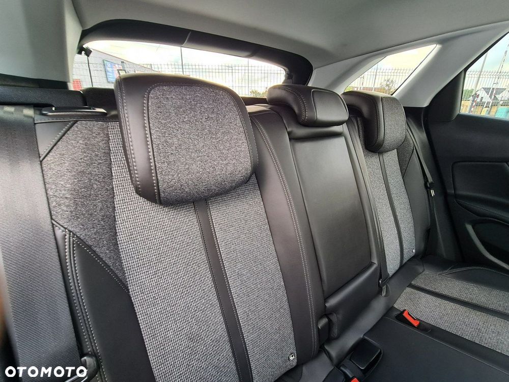 Peugeot 3008 1.2 PureTech Allure S&S EAT6 - 32