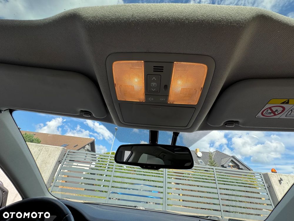 Toyota Auris Hybrid 135 Prestige - 19