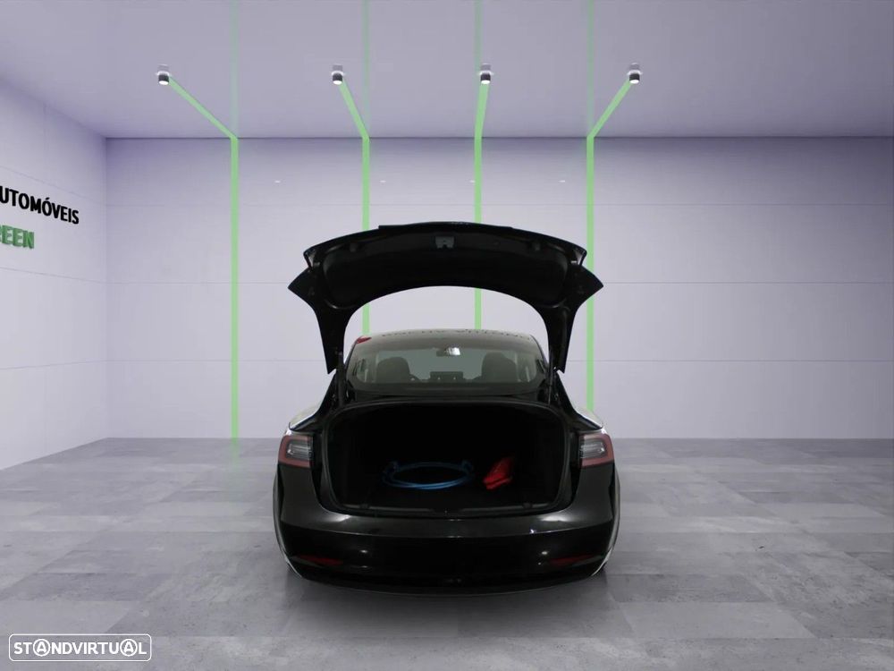 Tesla Model 3 — fotografia 5