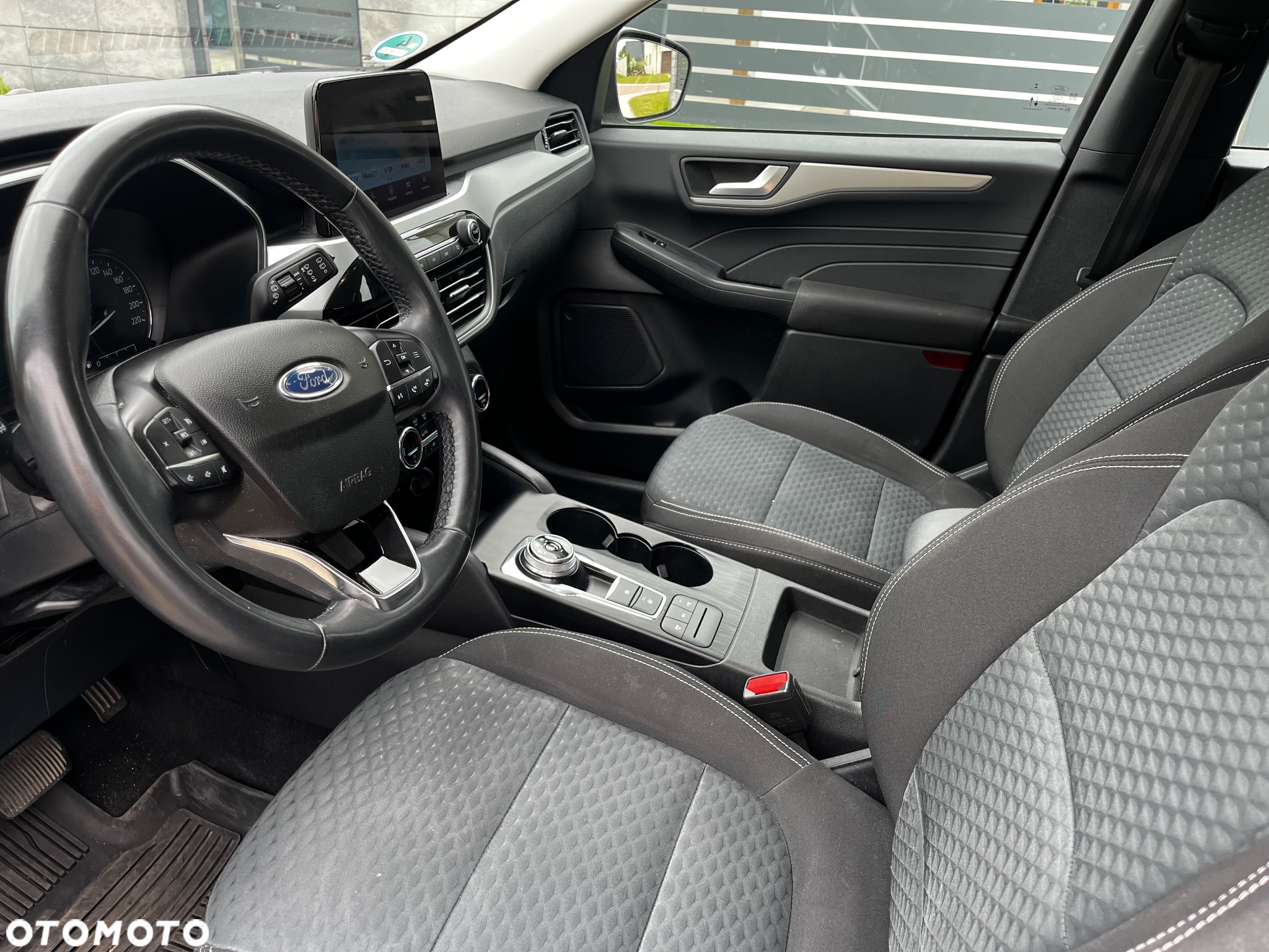 Ford Kuga - 17