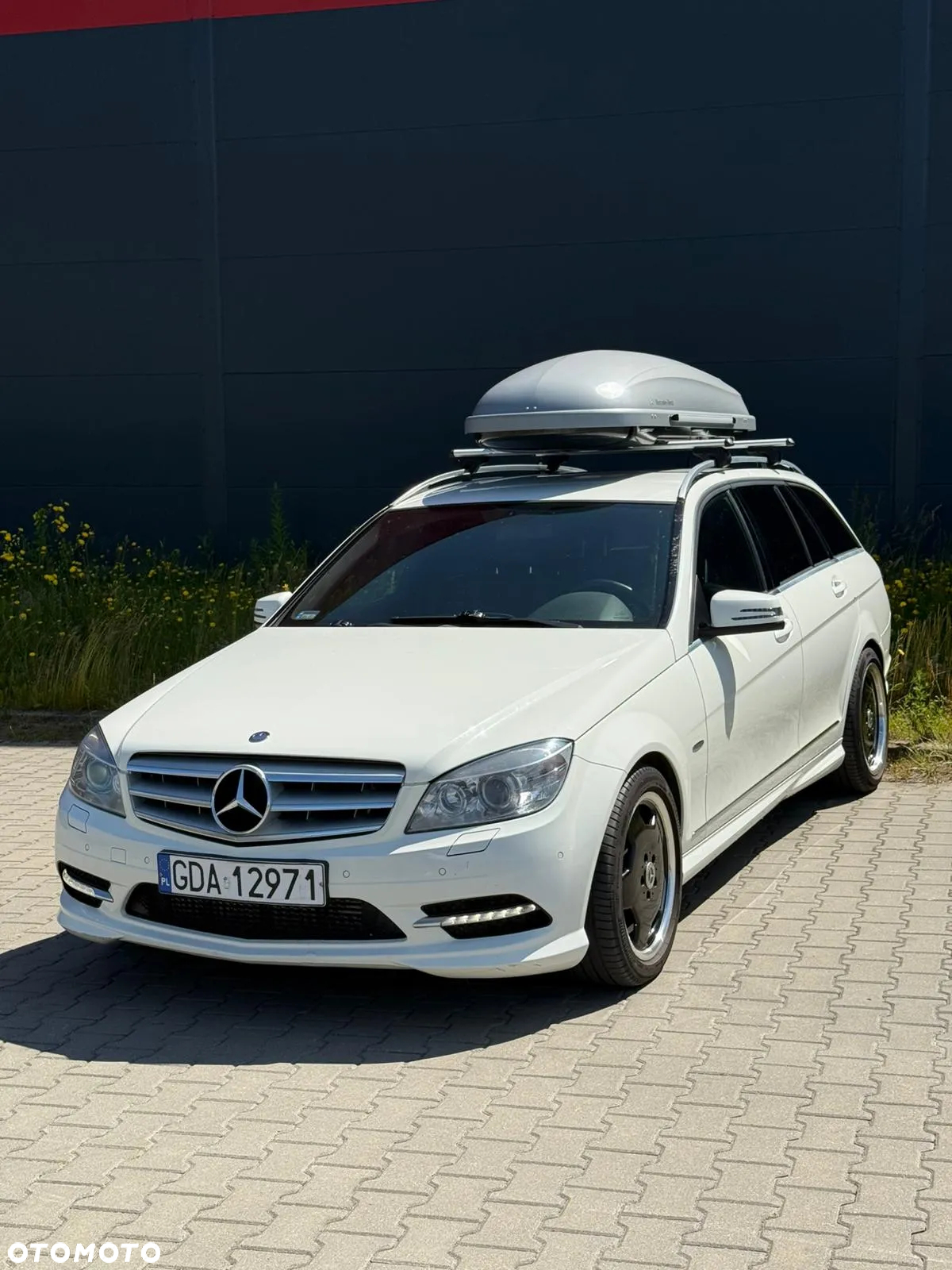 Mercedes-Benz Klasa C 180 T CGI Automatik BlueEFFICIENCY Avantgarde - 2