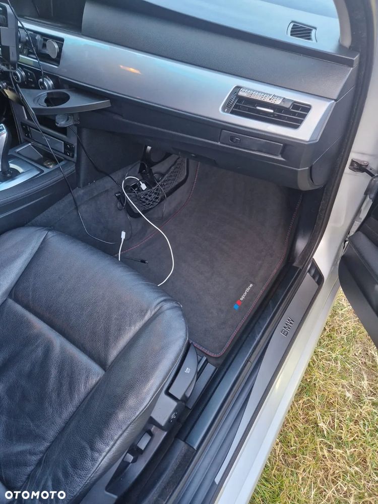 BMW Seria 5 530d Touring - 11