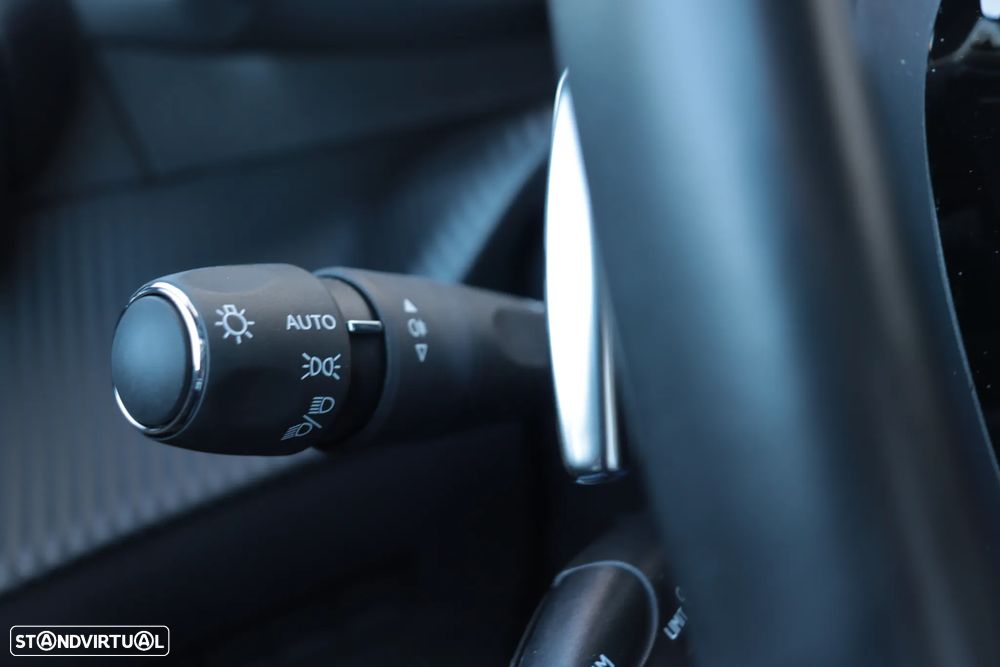 Peugeot 2008 PureTech 130 EAT8 GT - 23