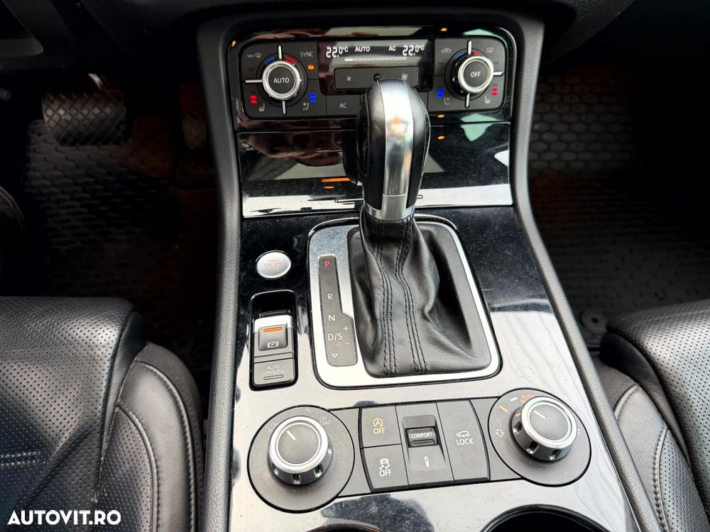 Volkswagen Touareg - 27