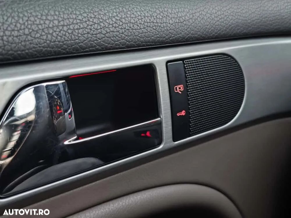 Volkswagen Touareg - 17