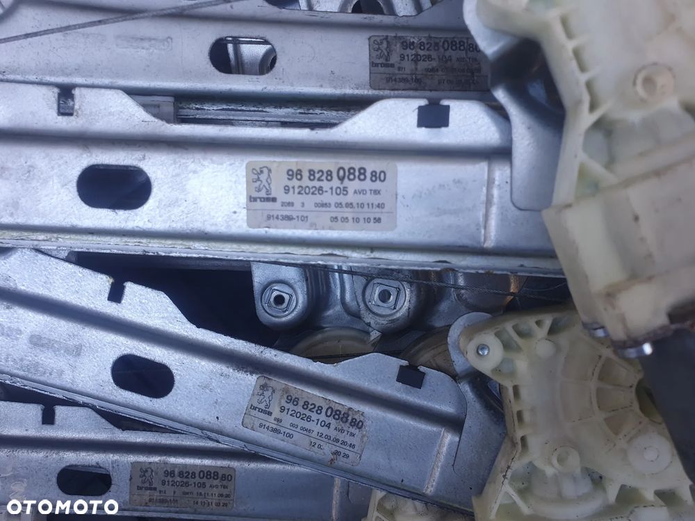 PODNOŚNIK SZYBY PRAWY PRZÓD PEUGEOT 3008 I 5008 I 9682808880 6 PIN EUROPA - 2