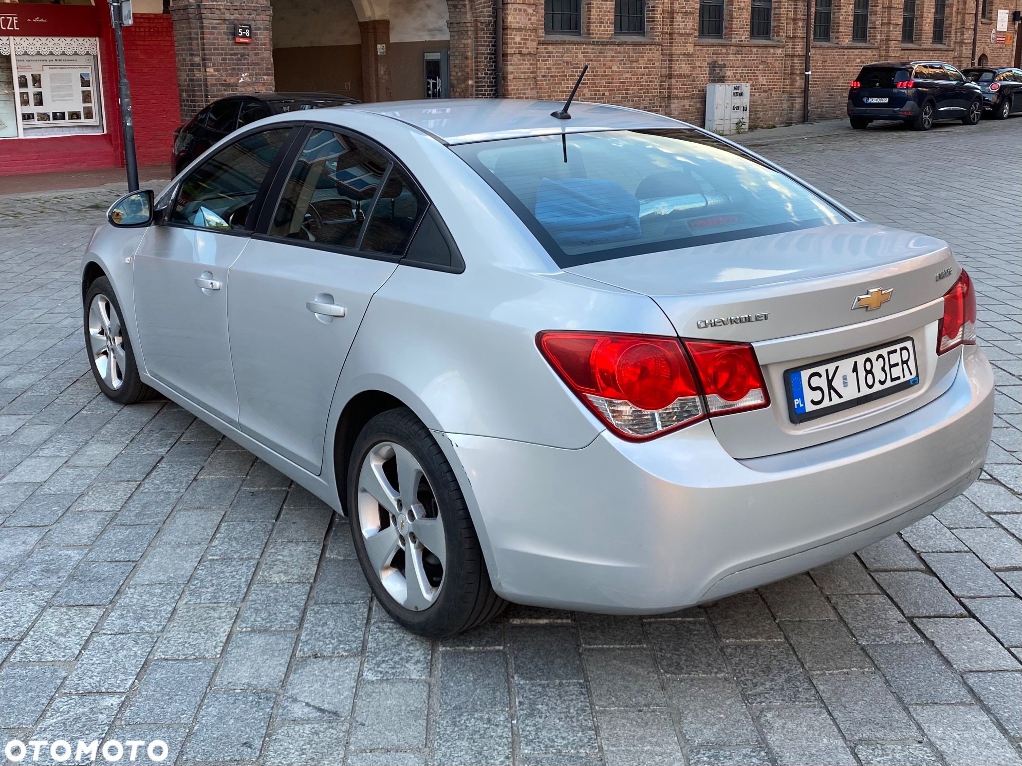 Chevrolet Cruze 1.6 LS - 3