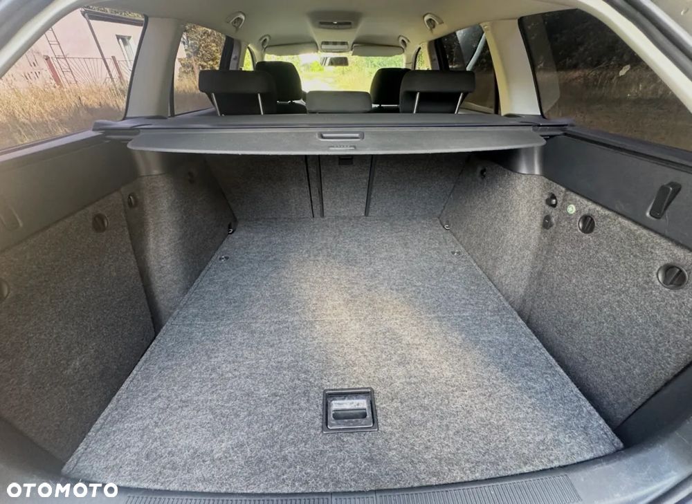 Skoda Octavia 1.6 Combi Ambiente - 27