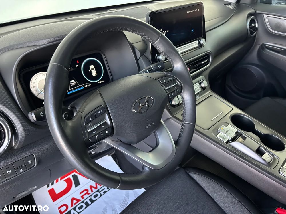 Hyundai KONA Select - 11