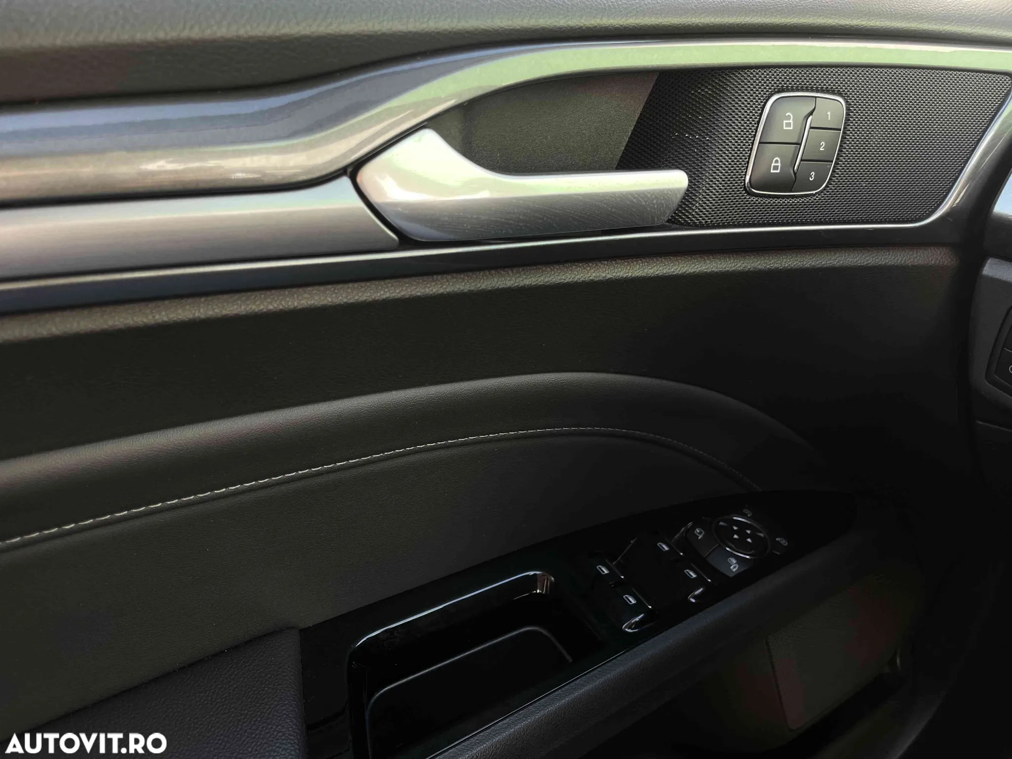 Ford Mondeo - 12