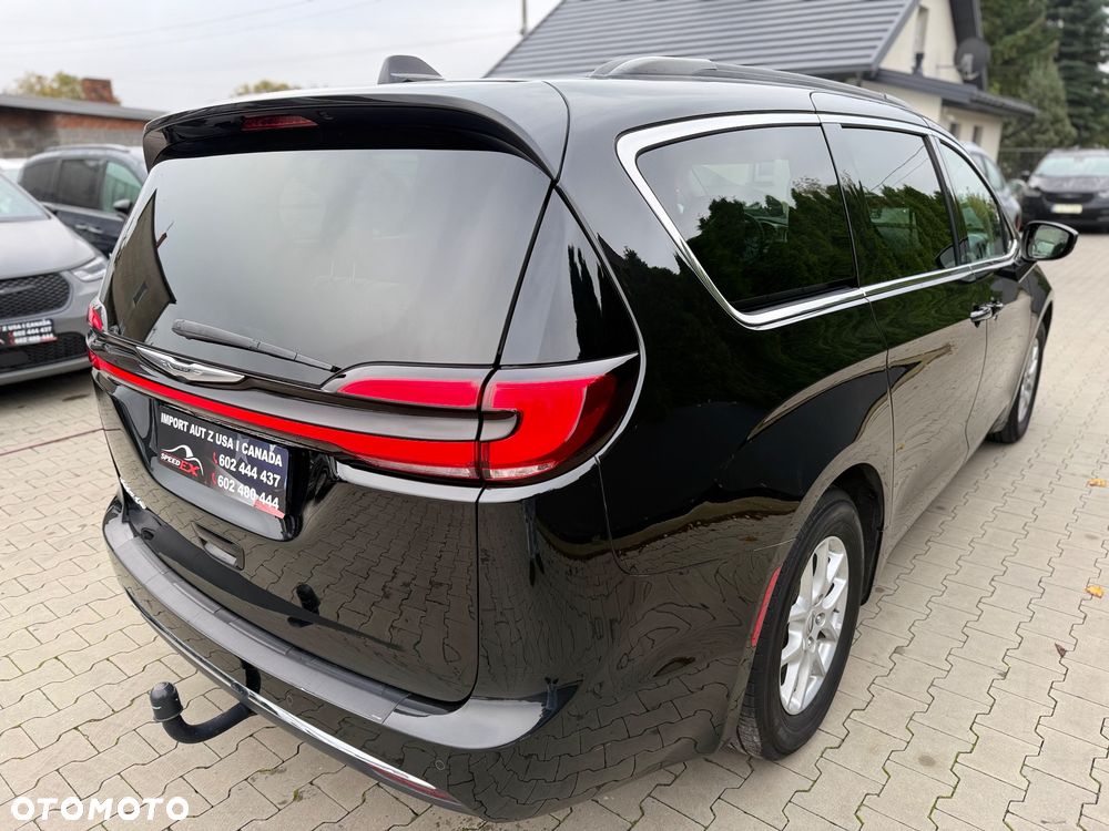 Chrysler Pacifica - 12