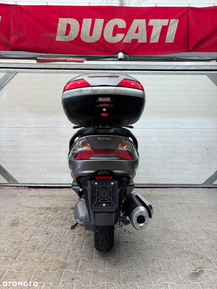 Suzuki Burgman - 32