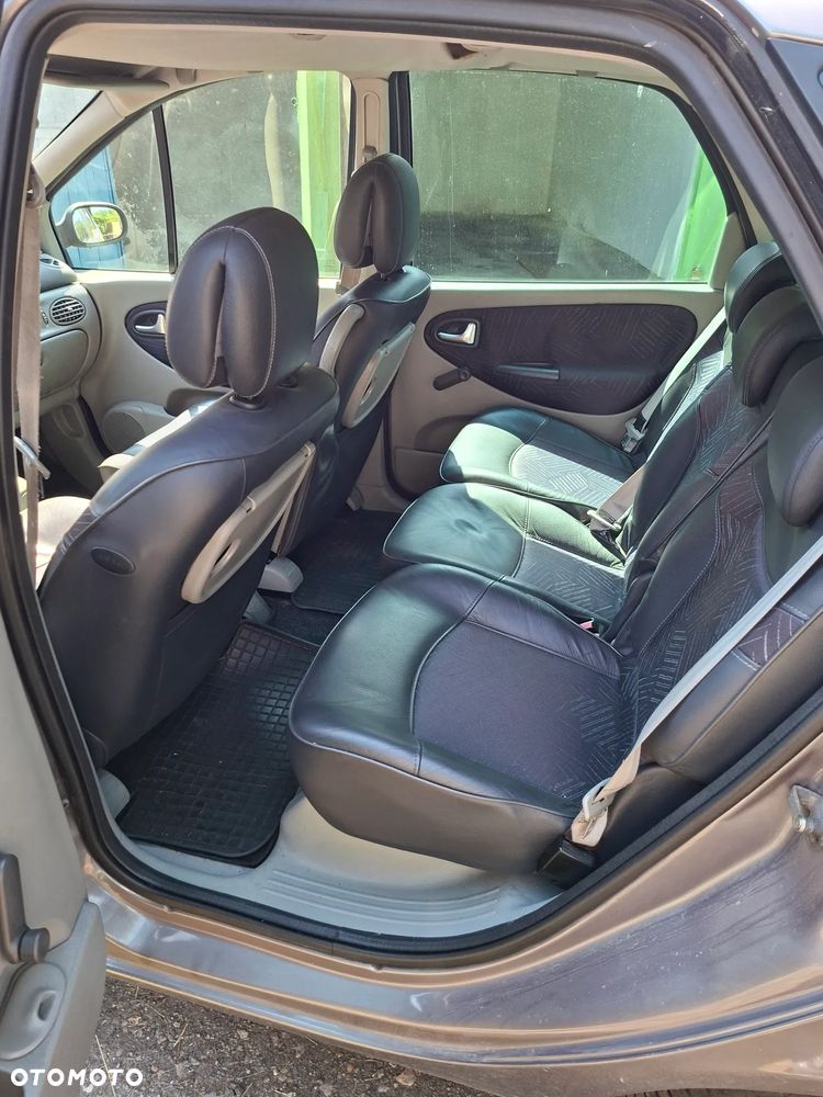 Renault Scenic - 14