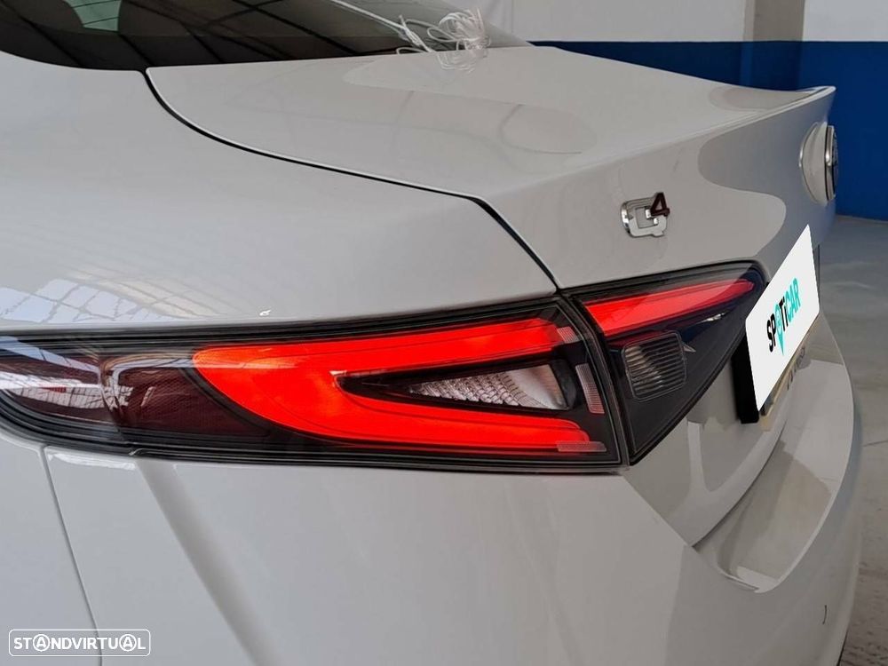 Alfa Romeo Giulia 2.0 T TI Q4 AT8 - 26