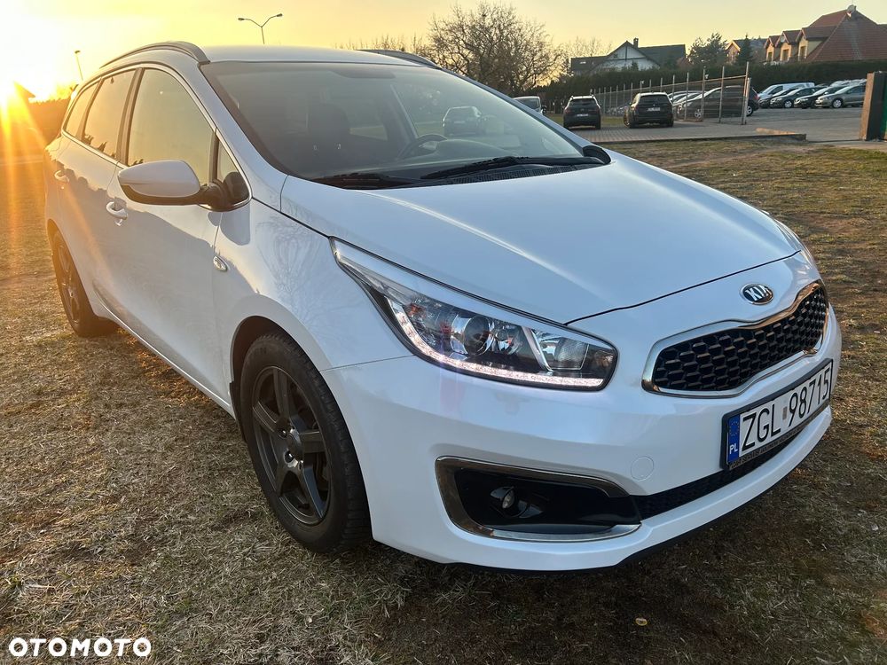 Kia Ceed 1.6 CRDi 136 ISG Platinum Edition - 13