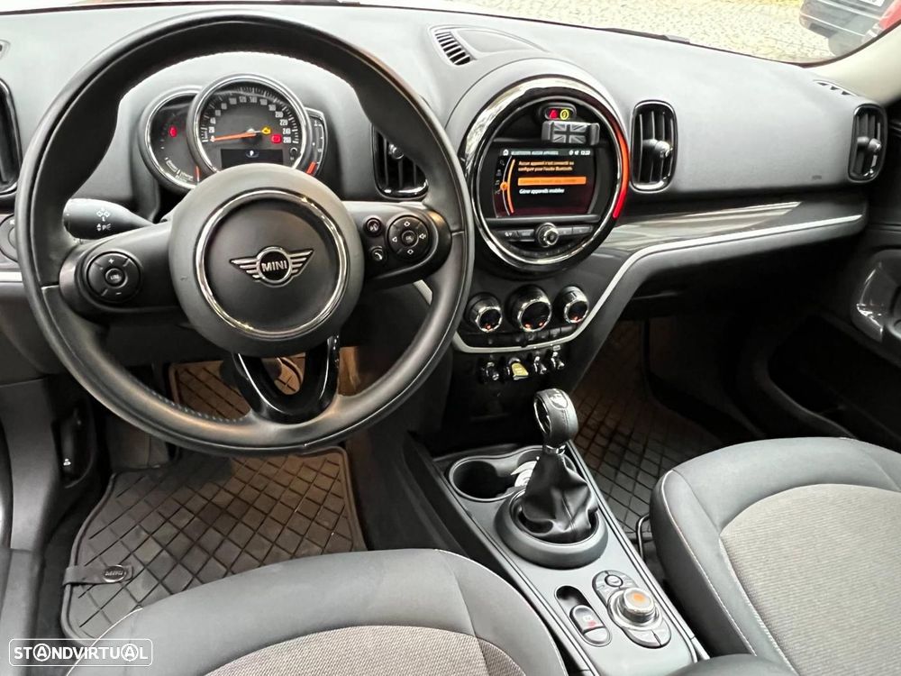 MINI Countryman Cooper SE ALL4 Auto - 17