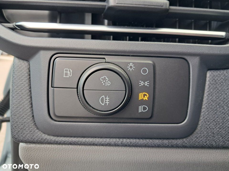 Ford Tourneo Custom - 25