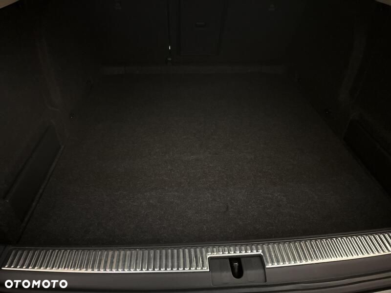 Skoda Superb 2.0 TDI SCR Style DSG - 24