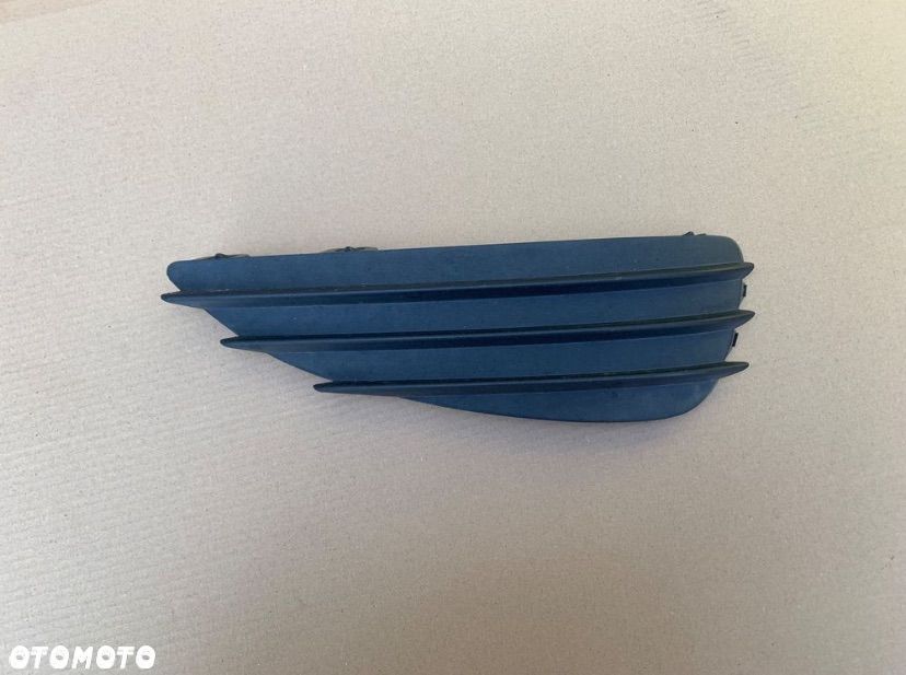 13110335 atrapa zaślepka zderzaka przód Opel astra h 3 III