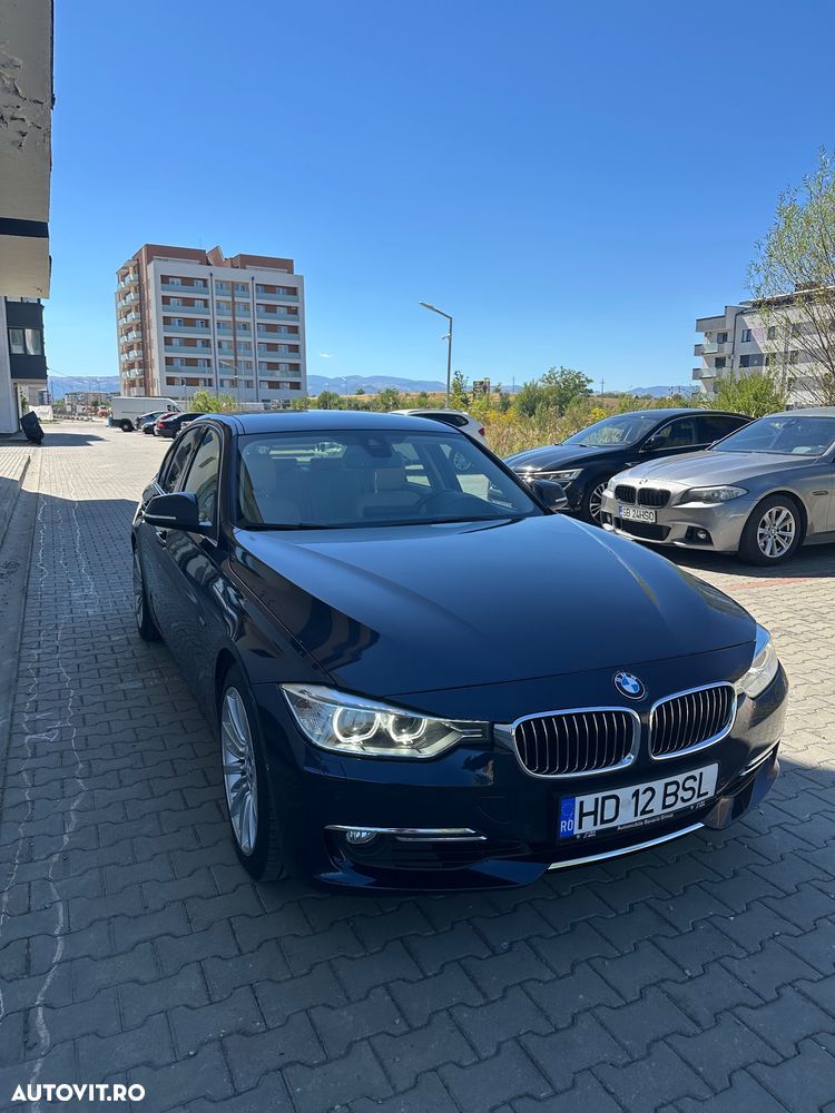 BMW Seria 3 320i Aut. Luxury Line - 1