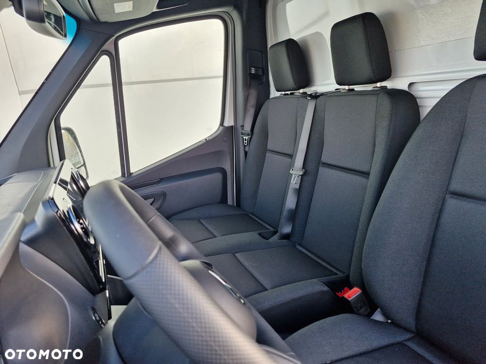 Mercedes-Benz Sprinter - 20