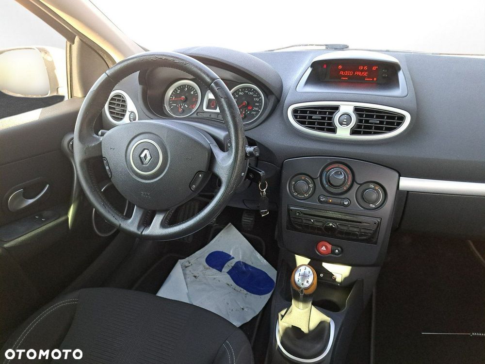 Renault Clio 1.5 dCi Privilege - 11
