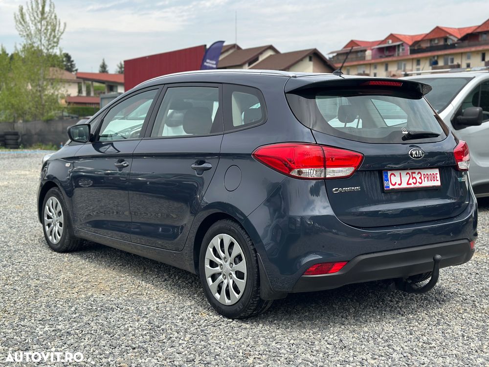 Kia Carens - 17