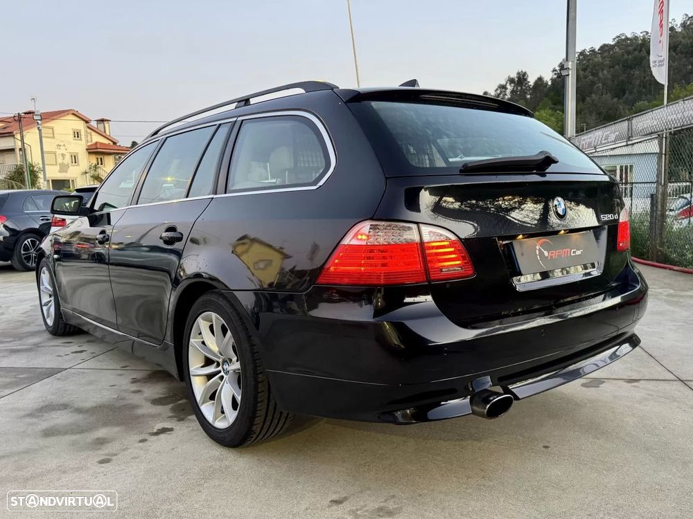BMW 520 dA Executive - 12