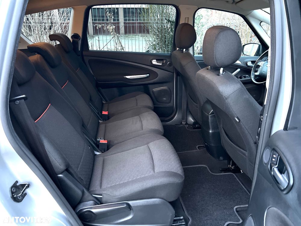 Ford S-Max 2.0 TDCi Trend - 11